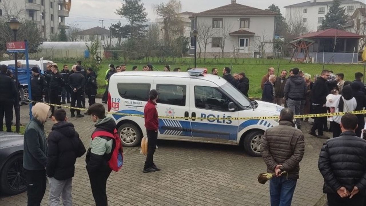 Düzce de aracında silahla vurulan kişi hayatını kaybetti Hürsöz Gazetesi