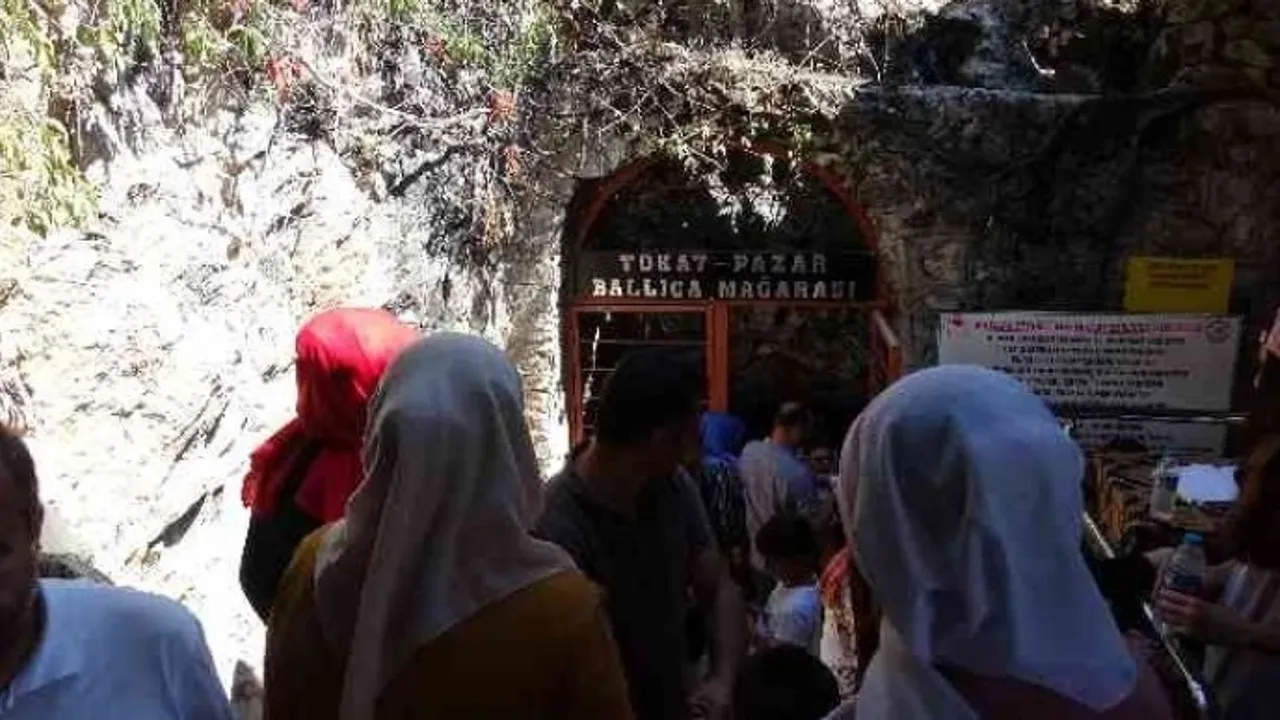 UNESCO’nun kültür miras listesinde, ziyaretçi akınına uğruyor