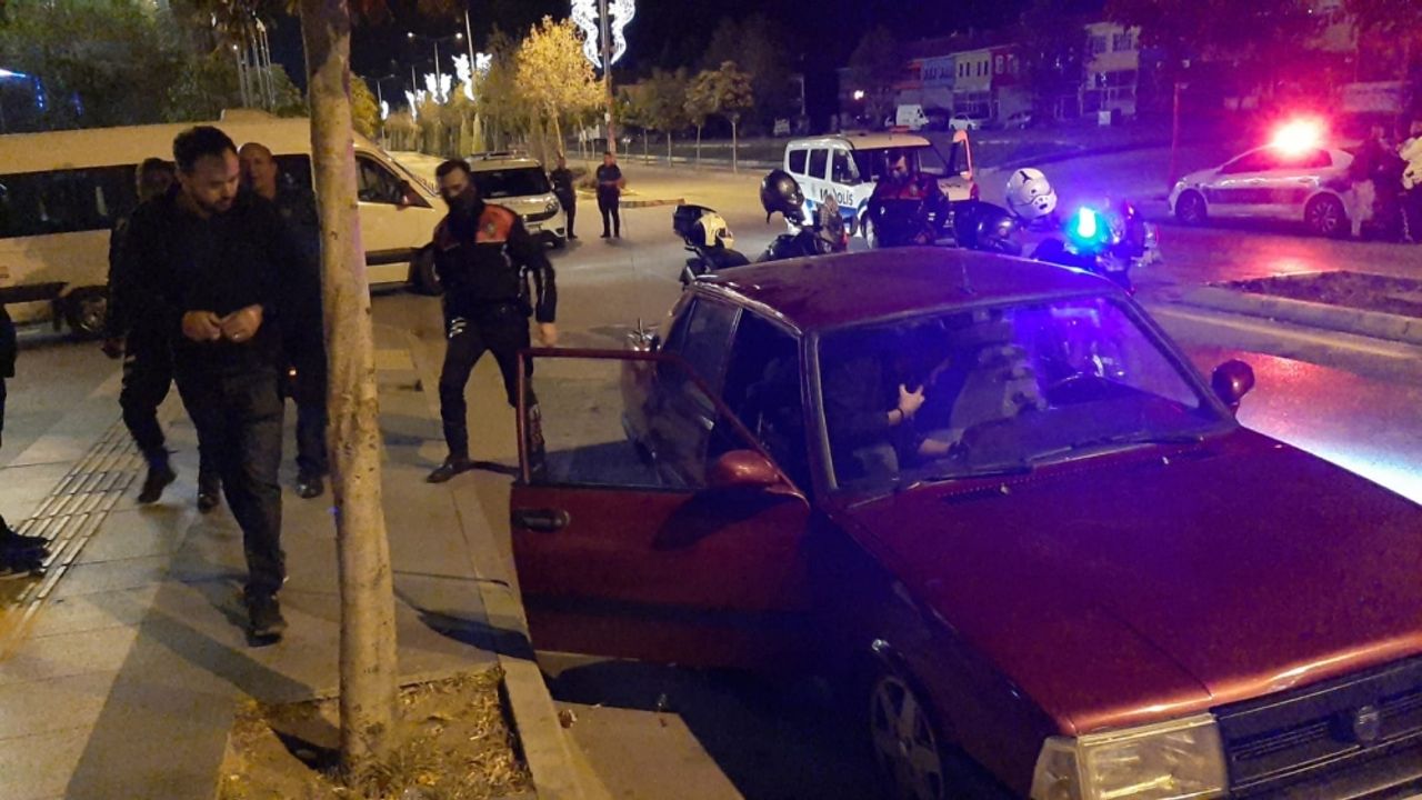 Çorum’da polisin "Dur" ihtarına uymayan araçtan sentetik madde çıktı