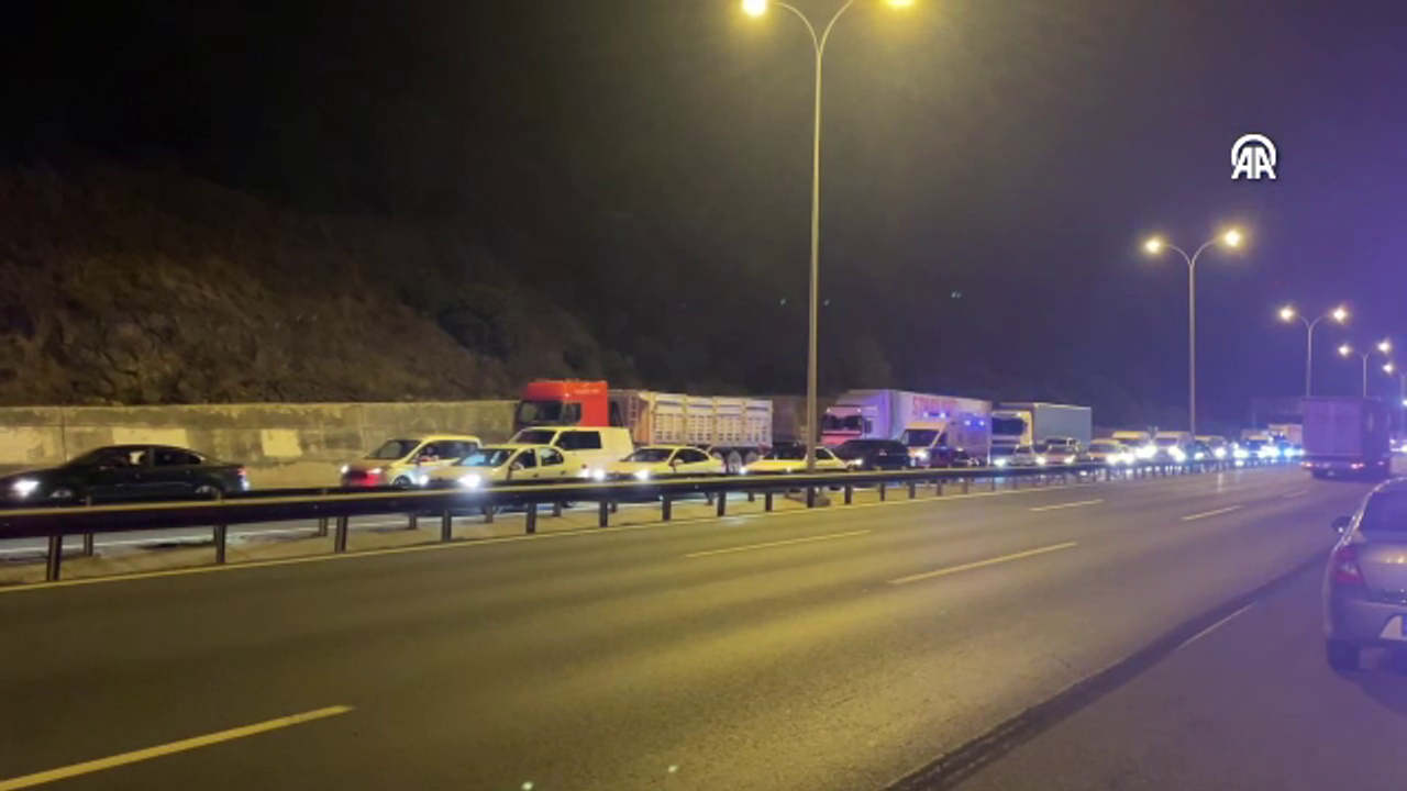 Anadolu Otoyolu'ndaki zincirleme trafik kazasında 5 kişi yaralandı