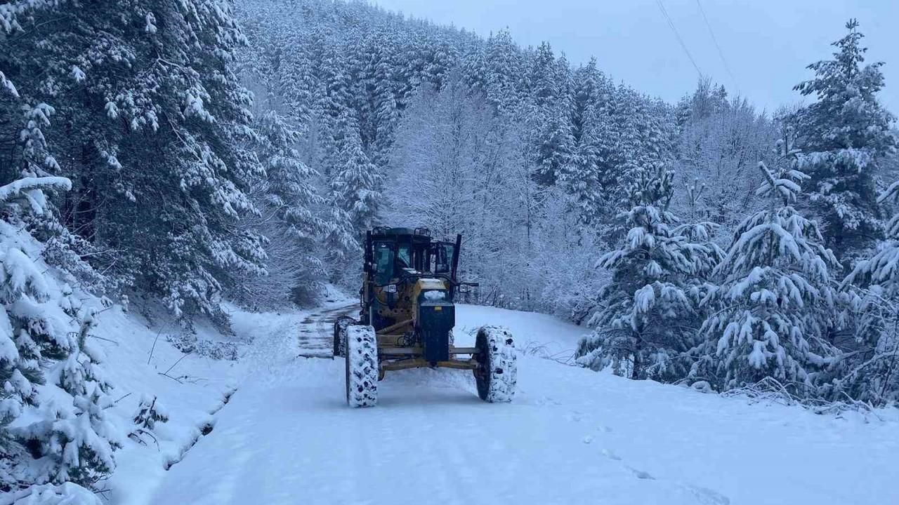 Düzce’de 24 köy yolu kar nedeniyle kapalı