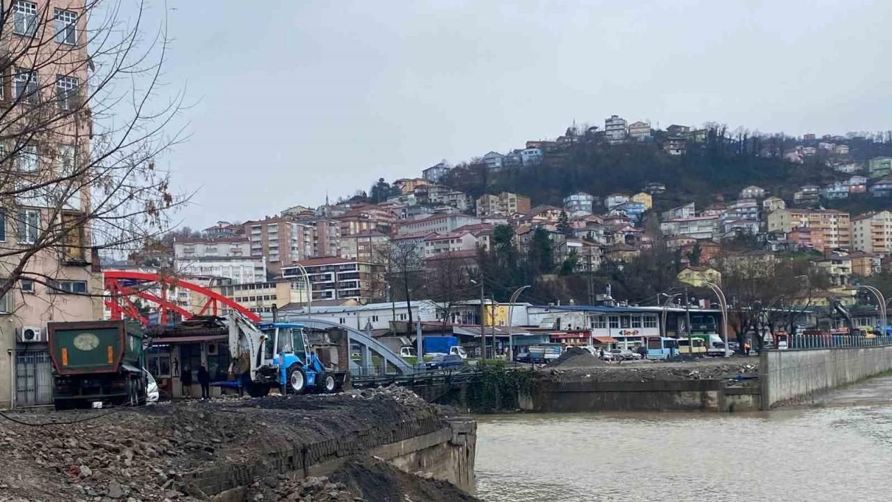 Fevkani Köprüsü’nün 106 günde yıkımı tamamlandı