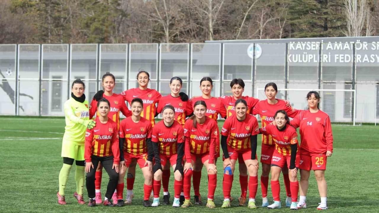 Kadınlar 1. Lig: Kayseri Kadın FK: 3 - Sakarya Kadın FK: 0