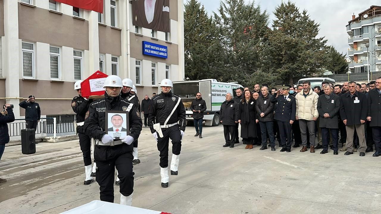 Sakarya’daki kazada şehit olan polis memuru Cengiz Parlak Merzifon’da defnedildi