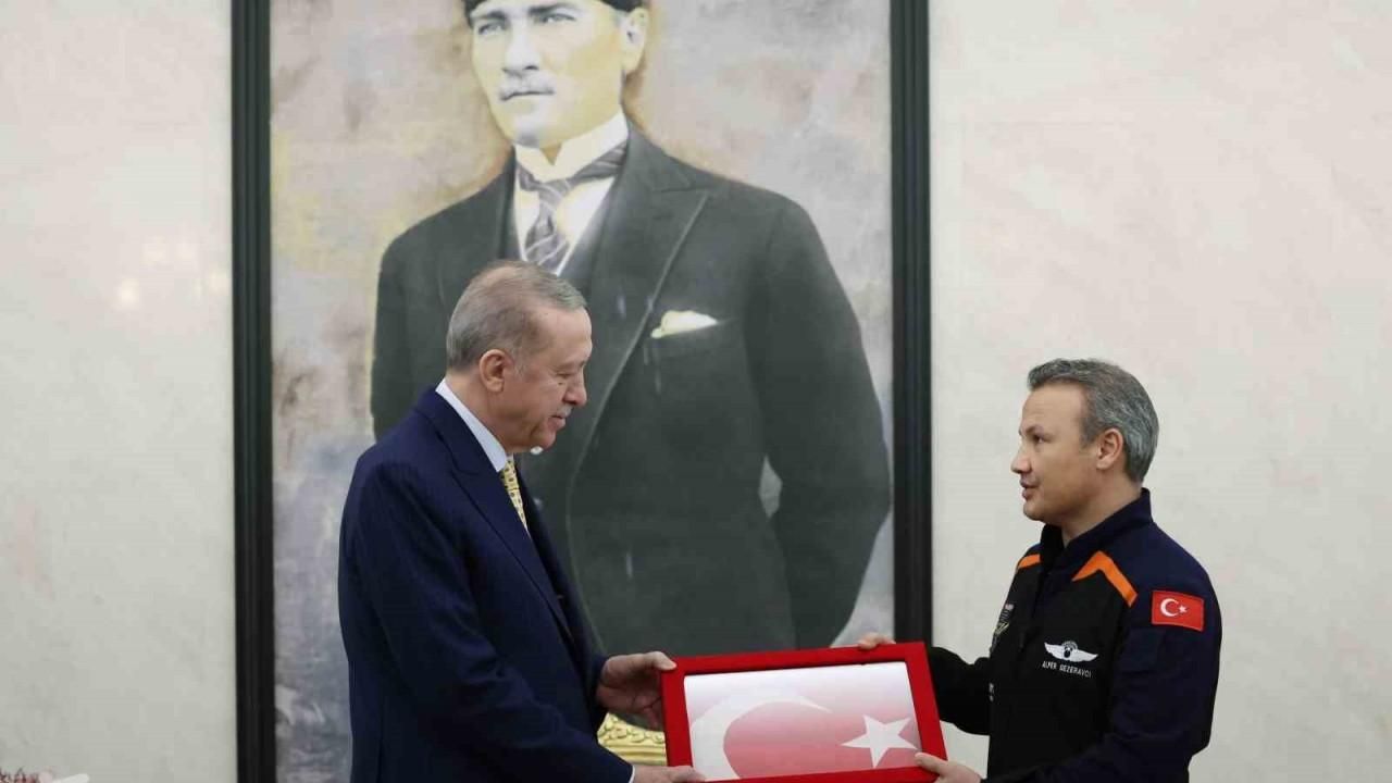 Cumhurbaşkanı Recep Tayyip Erdoğan, Türkiye’nin ilk  Astronotu Alper Gezeravcı’yı kabul etti.