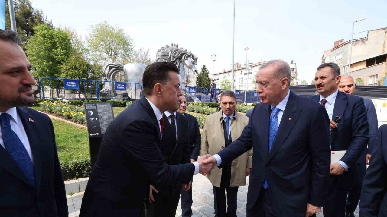 Milletvekili Hatipoğlu, 3’üncü Uluslararası Yeditepe Bienali’ne katıldı