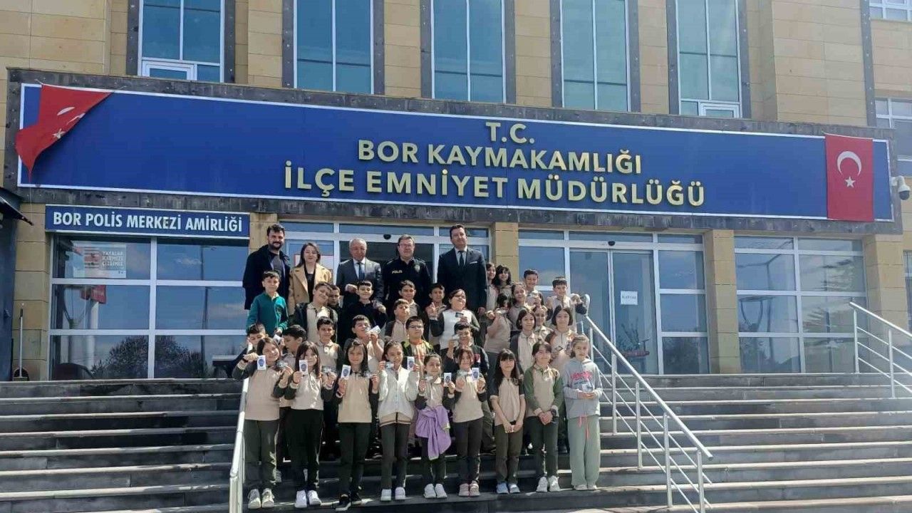 Niğde’de polisten miniklere güvenli yaşam eğitimi