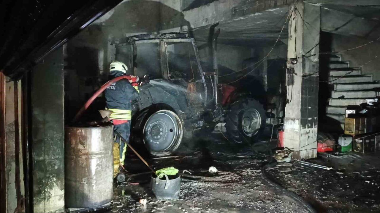 Bafra'da sanayi sitesinde korkutan yangın: İş yerinde büyük 