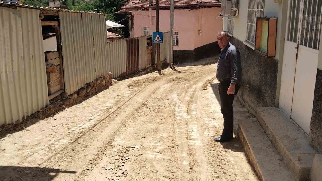 Sel suları köyü esir aldı, maddi hasar meydana geldi