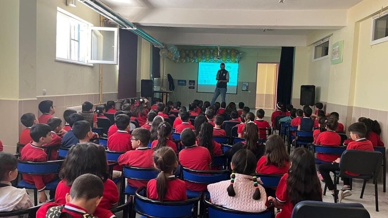 Siber suçlara karşı bilinçlendirme eğitimi