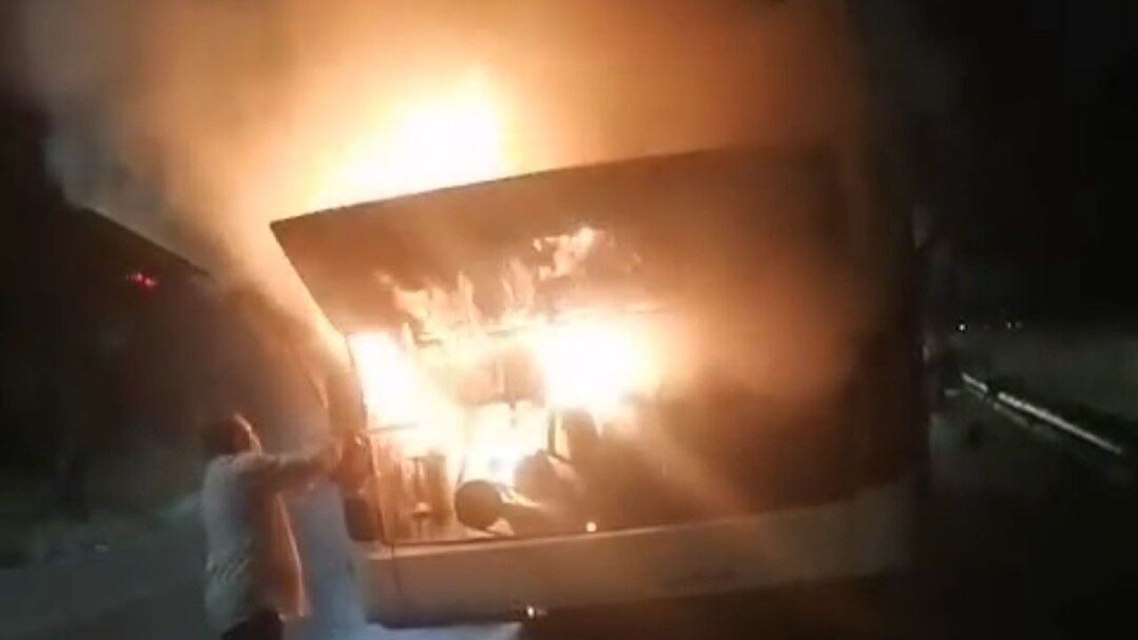 Yolcu otobüsünde yangın paniği