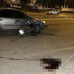 Motosiklet otomobile ok gibi saplandı: 1 ölü, 1 yaralı