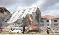 DEPREMİN SİMGELERİNDEN BİRİ OLMUŞTU, YIKILIYOR!