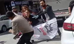 Kadın kavga ettiği manava uzun bir sopayla saldırdı: O anlar kamerada