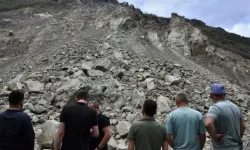 Trabzon'da kullanılmayan taş ocağında çökme meydana geldi