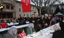 Tokat Cumhuriyet Meydanı'nda 18 Mart Şehitlere Vefa İftarı düzenlendi