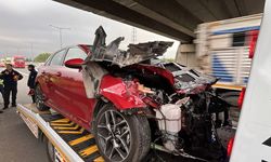 TEM’de otomobil tıra arkadan çarptı: 4 yaralı