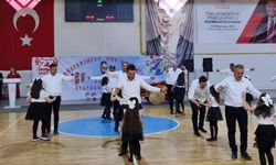 Pazar’da babalar ve kız çocuklarından 23 Nisan dansı