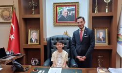 Başkan Yazıcıoğlu koltuğunu Selim Efe Sulugöl'e devretti. Sulugöl mesajında: “Tokatspor’u Süper Lige Çıkaracağız”