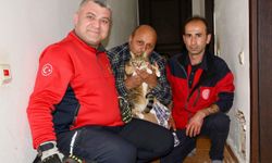 Giresun'da apartman bacasına sıkışan kedi itfaiye tarafından kurtarıldı