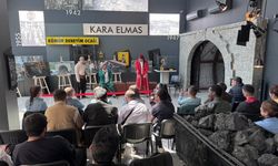 Zonguldak'ta engelli tiyatro topluluğu "Müzeler Günü"ne özel sahne aldı