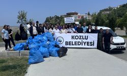 Zonguldak'ta üniversite öğrencileri sahilden 50 poşet çöp topladı