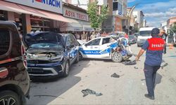 Çorum'da otomobilin 3 araca çarpması sonucu 2'si polis, 3 kişi yaralandı