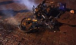 Karabük'te motosikletin kundaklanması cep telefonu kamerasında