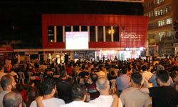 Havza'da vatandaşlar, milli maçı dev ekranlardan izledi