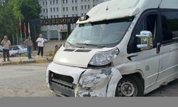 Karabük'te üç aracın karıştığı kazada 4 kişi yaralandı