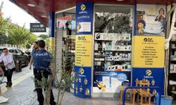 Sinop'ta cep telefonu dükkanından hırsızlık yapan 2 zanlının yakalanmasına çalışılıyor