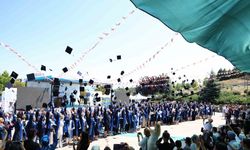 Düzce Üniversitesi’nde mezuniyet heyecanı yaşandı