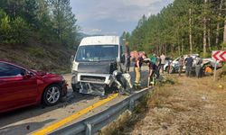 Karabük'te üç aracın karıştığı zincirleme trafik kazasında iki kişi yaralandı