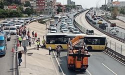 İETT Otobüsü Devrildi: D-100 Karayolu Trafiğe Kapandı