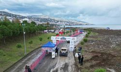 Deniz kenarında yapılan zorlu Off-Road yarışları nefesleri kesti