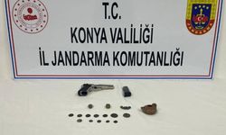 Tarihi eserleri satamadan jandarma yakaladı