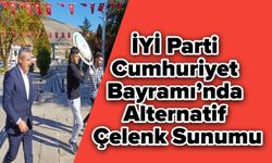 İYİ Parti Cumhuriyet Bayramı’nda Alternatif Çelenk Sunumu