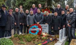 Ahmet Suat Özyazıcı kabri başında anıldı