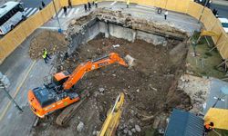 Yüzüncü Yıl Meydanı’ndaki göçük havadan görüntülendi