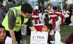 TİKA, Pakistan’da yetim çocuklara iftar yemeği verdi