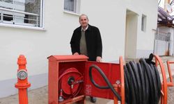 Bu köyde her sokakta yangın vanası var