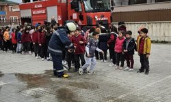 İtfaiye ekiplerinden öğrencilere yangın eğitimi