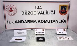 Uyuşturucuyu elleriyle jandarmaya teslim etti