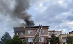 Sivas’ta korkutan çatı yangını