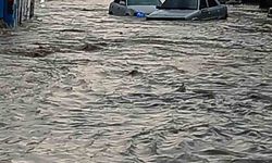 Başkentte sağanak yağış hayatı olumsuz etkiledi