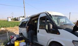 Tarım işçilerini taşıyan minibüs takla attı: 9 yaralı