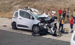 Hafif ticari araç tıra arkadan çaptı: 1 ölü, 1 yaralı