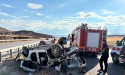 Çorum’da takla atan otomobil hurdaya döndü: 3 yaralı