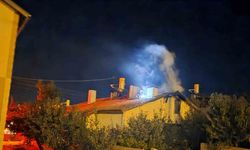 Ankara’da iki katlı binada yangın: 2 kişi dumandan etkilendi
