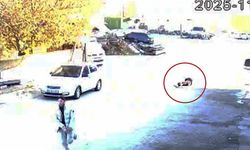 "Çakmak" bahanesiyle yaklaşıp bıçakladı: O anlar kamerada